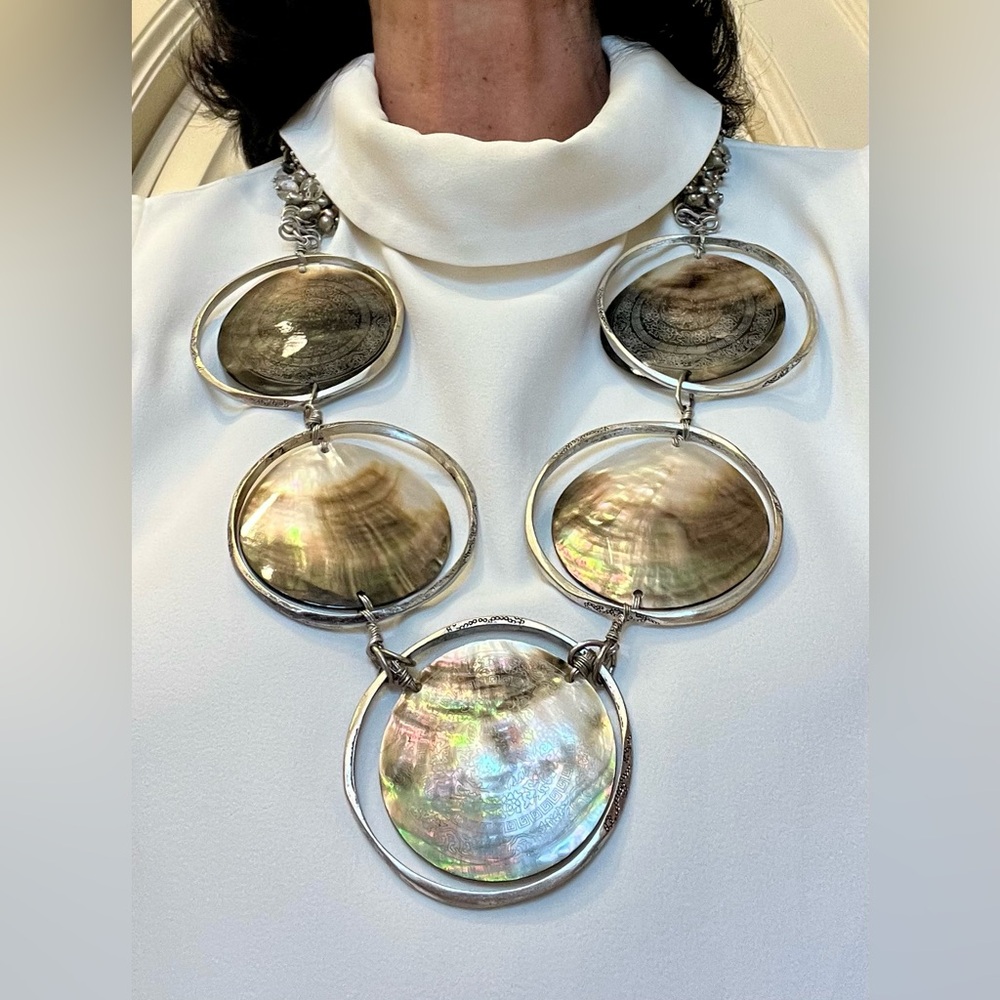 Magical Iridescent Shell Disc Statement Necklace - Women Jewelry
